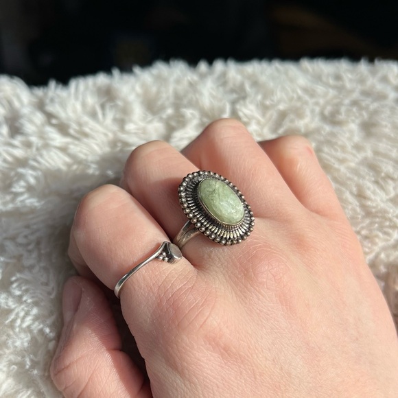 Vintage Silver Ring - Picture 2 of 16